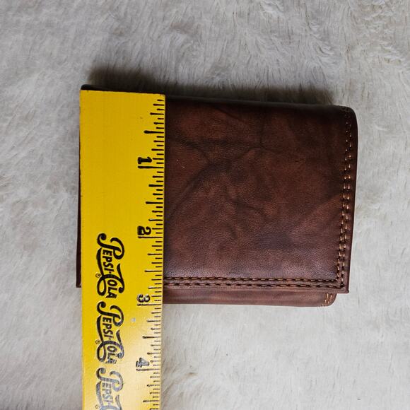 Tommy Hillfiger Men's Brown Swril Look leather wallet Used once Soft India made - Picture 4 of 10